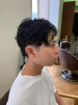 ショート パーマ メンズ 溝口 槙里也のヘアスタイル