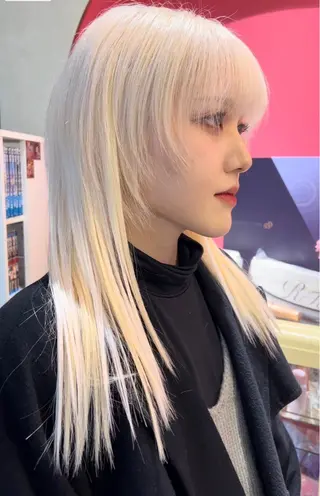 ミディアム カラー BOX mico.のヘアスタイル