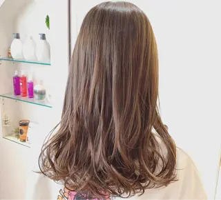 ロング カラー 組藤 沙奈のヘアスタイル