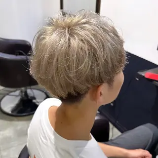 ショート ハイトーン🌈艶カラ ー✨ブリーチ/RYOのヘアスタイル