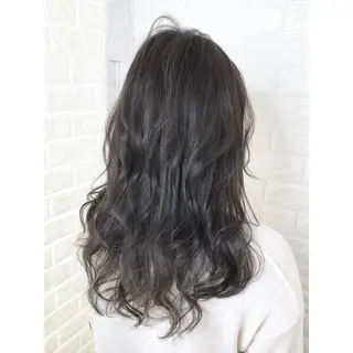 セミロング カラー KIZU 髪質改善 オカルト怪談のヘアスタイル