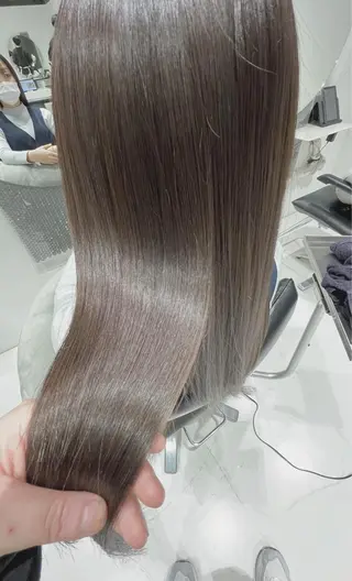 ロング カラー mai🐷髪質改善 🖤透ける暗髪🖤のヘアスタイル