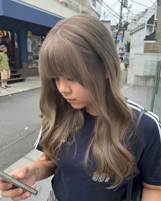 ロング カラー ayaka♡ 柔らかカラーのヘアスタイル