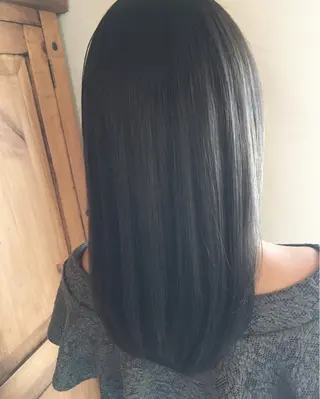 セミロング CALAMARI所属・【渋谷で人気】艶髪× 髪質改善/ツヤカラーのヘアスタイル