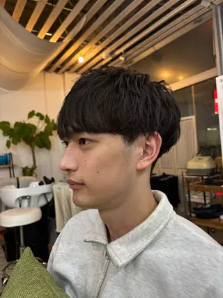 ショート メンズ 岡村 真央のヘアスタイル