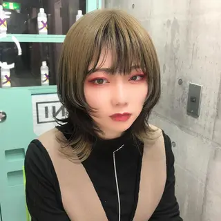 カラー ウルフカットデザイン カラー特化アールイーのヘアスタイル