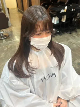 ロング アベ ナツミのヘアスタイル