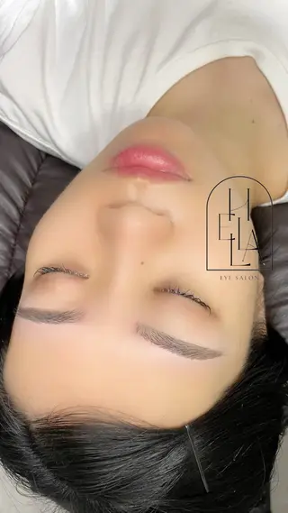 アイブロウ H e l l a所属・まつげパーマ／眉毛 H e l l aの眉毛・アイブロウイメージ