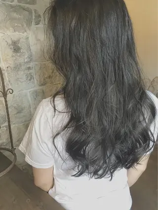 ロング カラー EMANON天神所属・Hitomi Ezakiのヘアスタイル