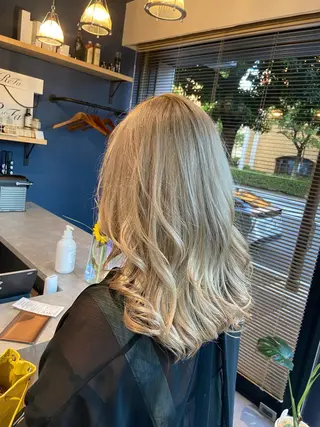 セミロング カラー 褒められヘアー ERI✨のヘアスタイル