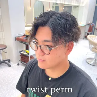パーマ メンズ ✨縮毛矯正　韓国ヘア レイヤー✨大濱快斗のヘアスタイル