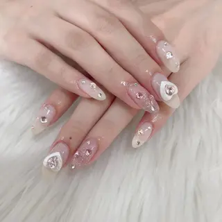 ネイル AngelChris ビューティーサロンのネイルデザイン