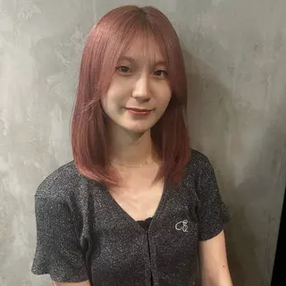 ミディアム カラー ブリーチ×レイヤー 🧙 美髪/レオンのヘアスタイル