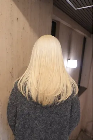 セミロング カラー DX渋谷所属・カラー特化美容師 サトウリュウマのヘアスタイル