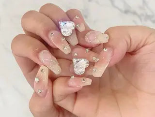 ネイル YUYI.nail salon所属・Mi Naのネイルデザイン