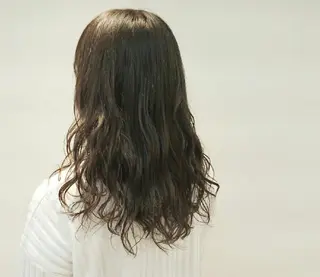 ロング 透明感ハイライト◎ 伊藤夏海のヘアスタイル