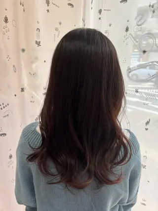 セミロング カラー haru .のヘアスタイル