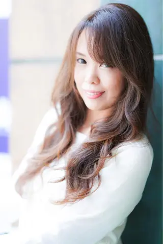 ロング 能登谷 きよのヘアスタイル