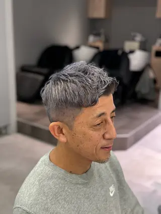 カラー メンズ R/🤎 パーマ＆ブリーチ🔥のヘアスタイル