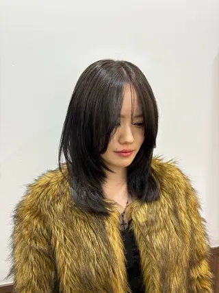 ミディアム 熊田 秀佳のヘアスタイル