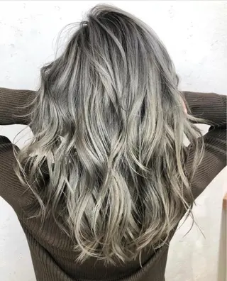 ロング salowin 原宿 aroa所属・韓国／ハッシュカット ／透明感カラー／金野のヘアスタイル