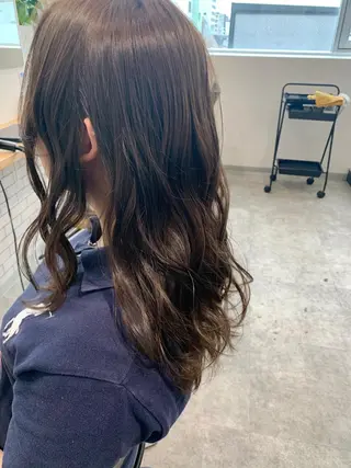 セミロング ヨシミ カズヤのヘアスタイル