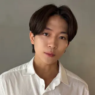 メンズ Hiroki/韓国 センターパートのヘアスタイル