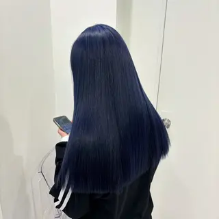 ロング カラー 🩵色落ち可愛い 寒色カラー🩵のヘアスタイル