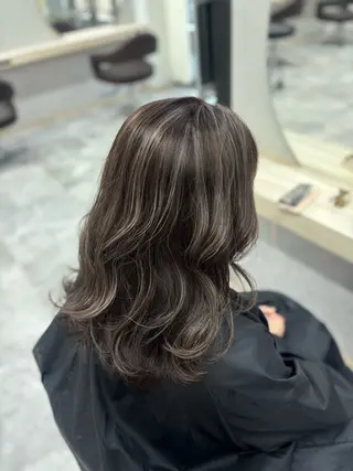 セミロング カラー よこみぞ こなつのヘアスタイル