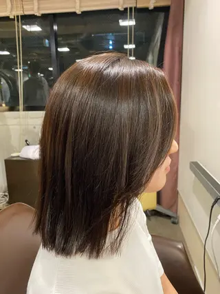 ミディアム タツキ／レイヤー／ パーマ／艶カラーのヘアスタイル