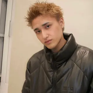 ショート カラー ブロンド/ブリーチ 【SITY.】のヘアスタイル