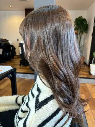 セミロング カラー たにぐち ななはのヘアスタイル