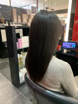 セミロング 艶髪/白髪ぼかし ヘッドスパ/大野結菜のヘアスタイル
