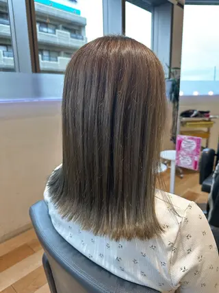 セミロング カラー 成海 ありさのヘアスタイル
