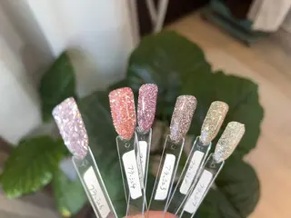 ネイル 須藤 紗彩の眉毛・アイブロウイメージ