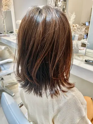 ミディアム un【アン】所属・【un】 MANAのヘアスタイル