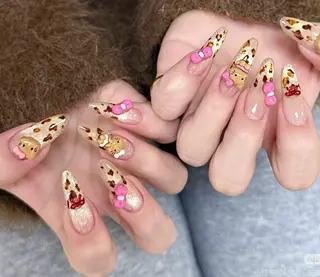 ネイル NiNa ビューティーサロン所属・Ni Naのネイルデザイン