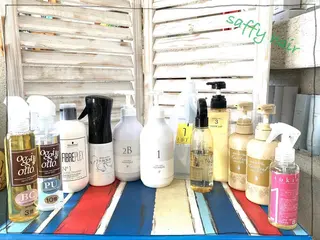 ショート カラー パーマ ヘアアレンジ メンズ キッズ ネイル マツエク・マツパ Saffyハリウッド トリートメント◎のヘアスタイル