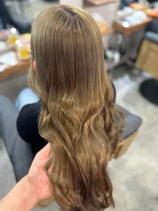 ロング MOURI CHISATOのヘアスタイル