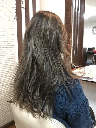 ロング カラー one's heart所属・ヘアと眉Otsuka Hikari💆‍♀のヘアスタイル