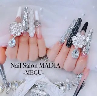 ネイル MADIA藤沢所属・MADIA MEGUのネイルデザイン