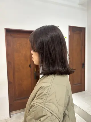 ミディアム カラー 匂坂 美優のヘアスタイル