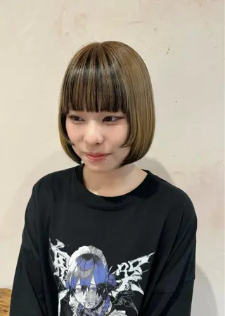 ショート カラー 床井 杏香のヘアスタイル