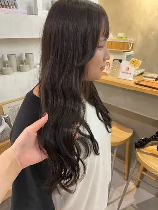 ロング カラー 鈴木 由衣のヘアスタイル