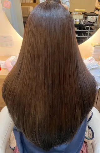 ロング 國友 亜純のヘアスタイル