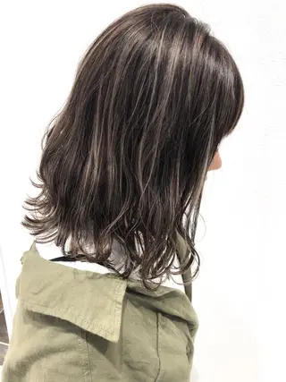 ミディアム 岸 保奈美のヘアスタイル