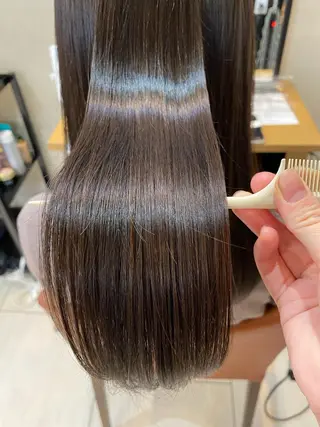 ロング あやめ【顔まわり/レ イヤー/柔らかカラ】のヘアスタイル