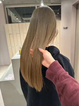 ここな Un amiのヘアスタイル