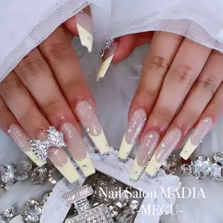 ネイル MADIA藤沢所属・MADIA MEGUのネイルデザイン