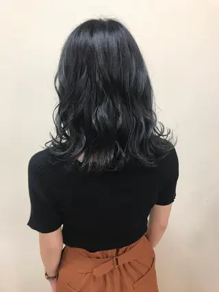 ミディアム 林 瑠夏のヘアスタイル